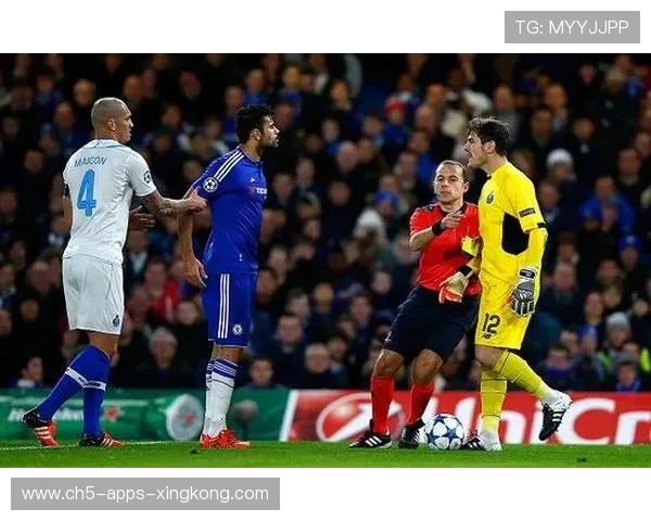 波尔图赞博跳起头槌破门空中优势尽显——见证足球的力量与奇迹