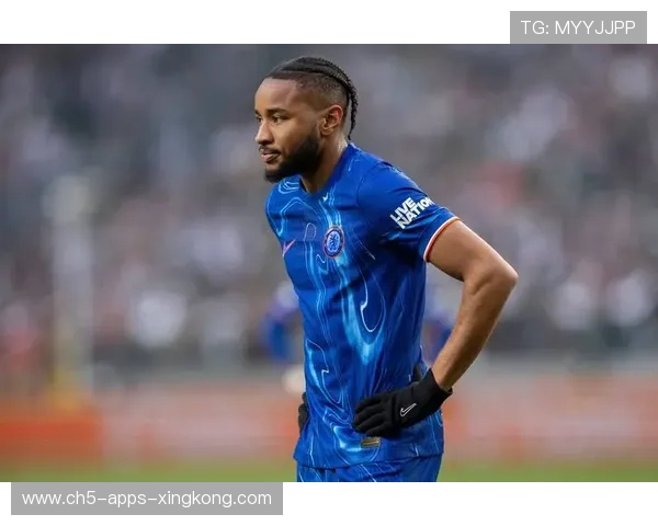 切尔西精准传中落点到位，恩昆库头槌得手