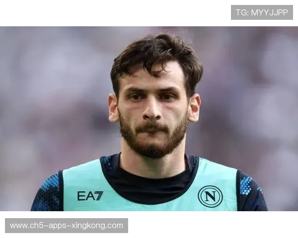 那不勒斯克瓦拉茨赫利亚花式突破亮眼